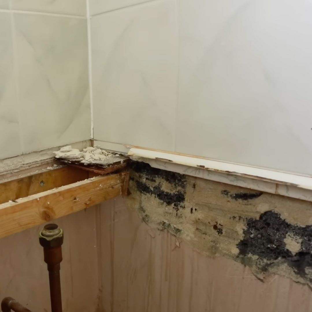 Tiling above existing tiles, bathroom project